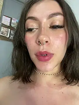 Snapshot of Amy_free chatting on July 27, 11:23 pm Amy free online show from July 27, 11:23 pm