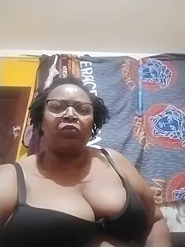 whewolfqueen online show from August 3, 1:37 am