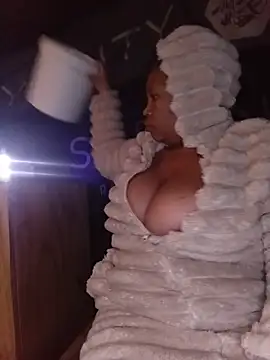 CreamyhotBoobsX online show from July 27, 1:01 am