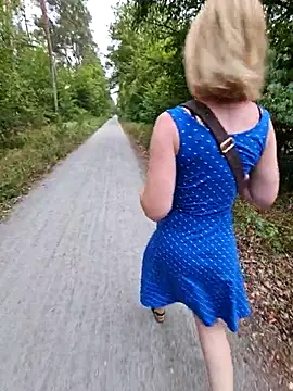 Hotty1985 online show from August 3, 6:00 pm