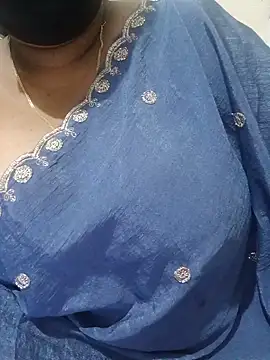 Snapshot of TamilAmmu89 chatting on July 28, 5:23 pm TamilAmmu89 online show from July 28, 5:23 pm