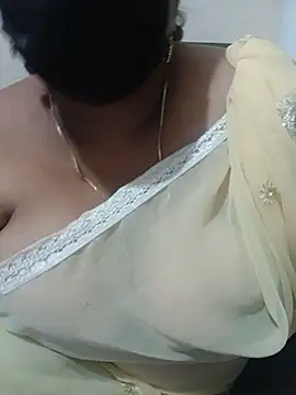 Snapshot of TamilAmmu89 chatting on July 28, 8:52 pm TamilAmmu89 online show from July 28, 8:52 pm