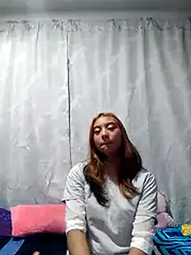 Snapshot of flor_bonita325 chatting on July 29, 2:53 am flor bonita325 online show from July 29, 2:53 am