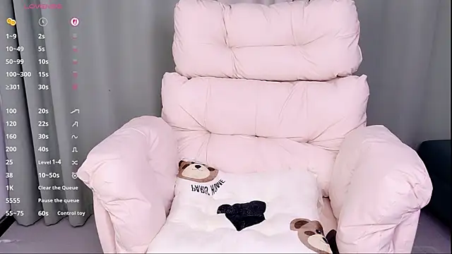 LoveWinnie online show from July 28, 4:39 pm