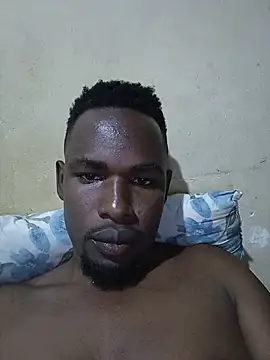 Snapshot of b_master18 chatting on August 6, 9:06 pm b master18 online show from August 6, 9:06 pm