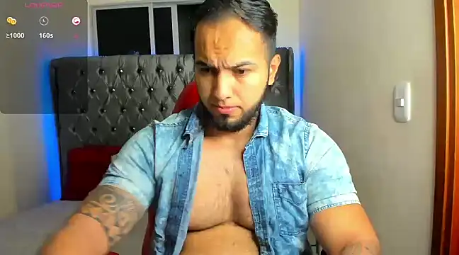 Snapshot of mrloganfuck1 chatting on December 8, 9:46 am mrloganfuck1 online show from December 8, 9:46 am