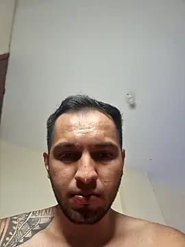 Snapshot of mrloganfuck1 chatting on January 11, 9:47 am mrloganfuck1 online show from January 11, 9:47 am