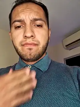 Snapshot of mrloganfuck1 chatting on January 13, 9:41 am mrloganfuck1 online show from January 13, 9:41 am