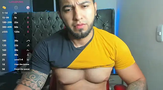 Snapshot of mrloganfuck1 chatting on February 20, 9:33 am mrloganfuck1 online show from February 20, 9:33 am