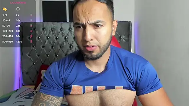 Snapshot of mrloganfuck1 chatting on March 26, 5:57 am mrloganfuck1 online show from March 26, 5:57 am