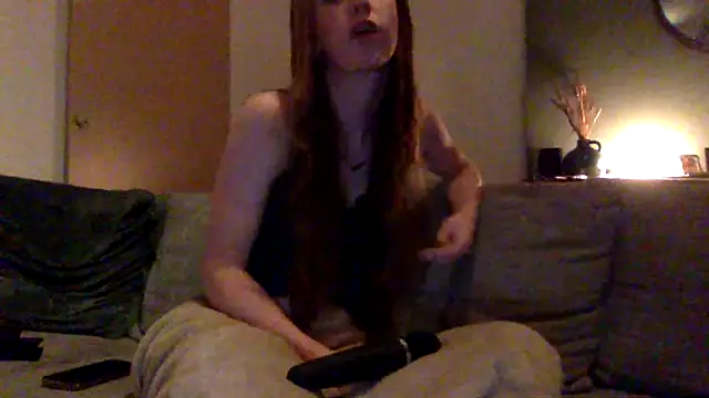 itsyourqueen online show from August 6, 9:28 pm