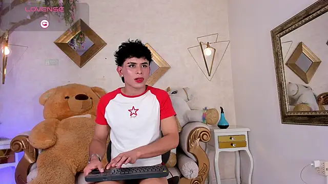 HungLatinoFemboy online show from July 29, 9:13 pm