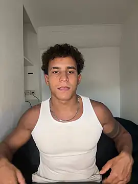 Snapshot of Biut_Bruschi1 chatting on July 29, 11:52 am Biut Bruschi1 online show from July 29, 11:52 am