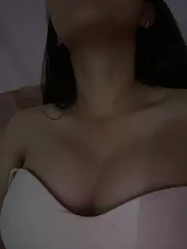 Snapshot of YUNA_026 chatting on August 1, 2:27 pm YUNA 026 online show from August 1, 2:27 pm