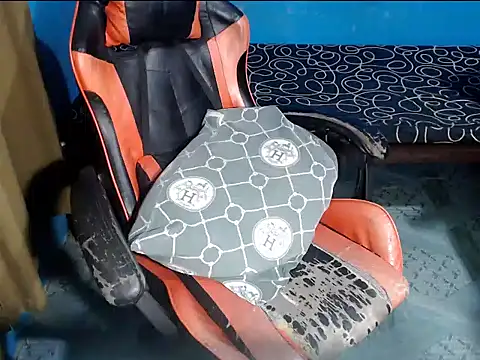 venustheg0ddess online show from December 18, 2:45 pm