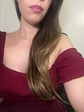 Snapshot of MagnoliaVale chatting on August 3, 8:01 pm MagnoliaVale online show from August 3, 8:01 pm