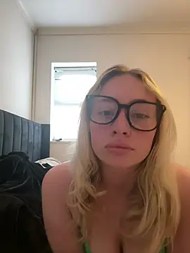 Larnsweet x online show from August 4, 5:37 pm