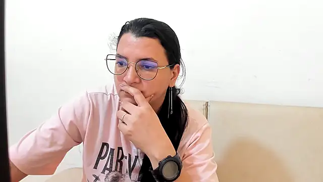 MARILYN GARCIA online show from January 8, 5:15 pm