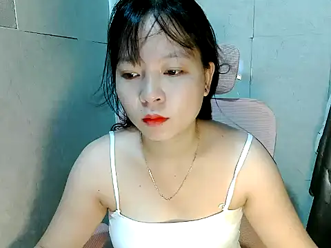 Snapshot of lulu-786 chatting on August 6, 8:16 am lulu-786 online show from August 6, 8:16 am
