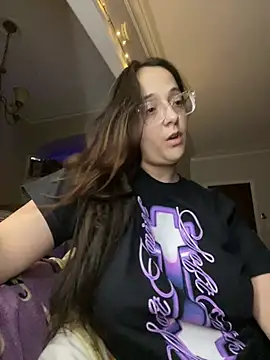 Pretty Little Kittyxx online show from August 7, 12:01 am