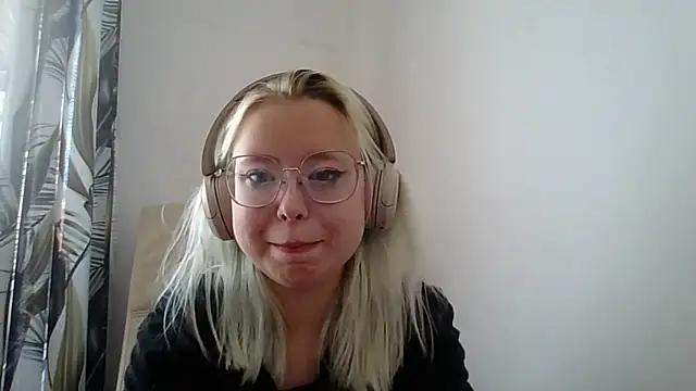 MaddieTeen online show from August 9, 9:25 am
