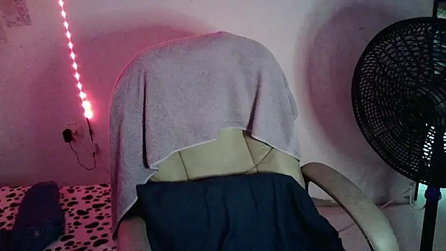 NoxxVelveth online show from August 7, 5:15 pm