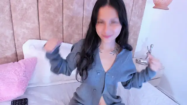 EmmaLily online show from August 9, 2:46 am