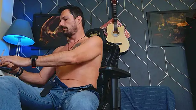 Snapshot of ChrisKox chatting on September 20, 6:42 pm ChrisKox online show from September 20, 6:42 pm