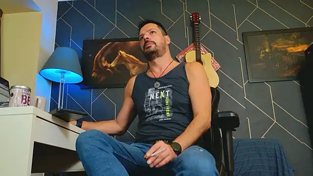 Snapshot of ChrisKox chatting on October 12, 9:47 pm ChrisKox online show from October 12, 9:47 pm