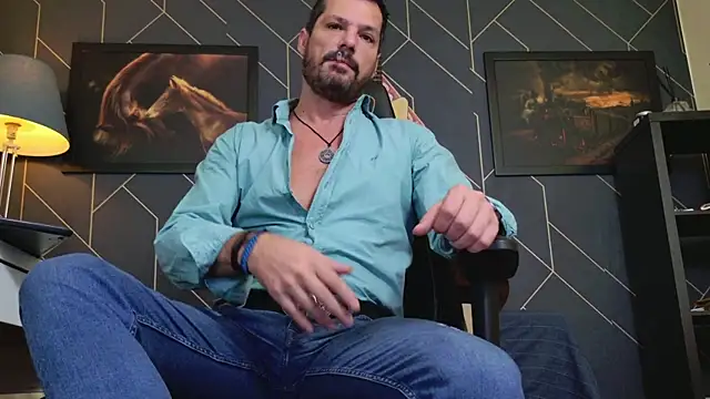 Snapshot of ChrisKox chatting on November 3, 2:35 am ChrisKox online show from November 3, 2:35 am