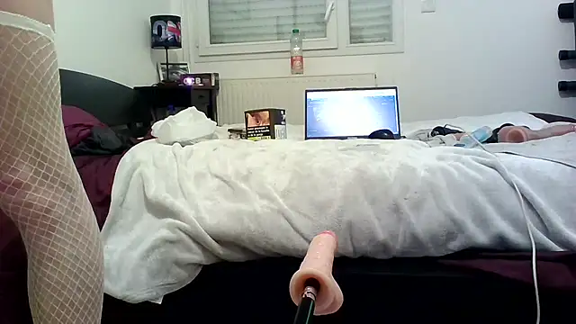 rachelsissy online show from November 25, 5:57 pm