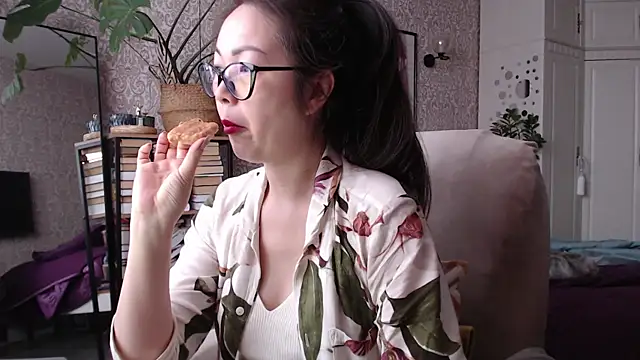 Snapshot of Koreanowner chatting on February 6, 6:51 am Koreanowner online show from February 6, 6:51 am