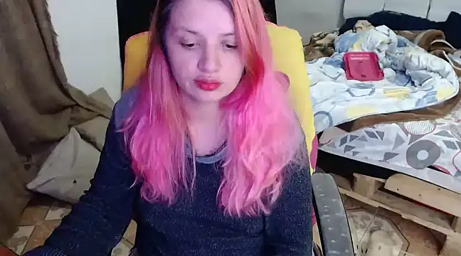 Snapshot of kattydirtylol chatting on December 14, 3:40 am kattydirtylol online show from December 14, 3:40 am