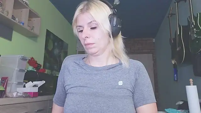 karmija online show from October 13, 7:58 pm