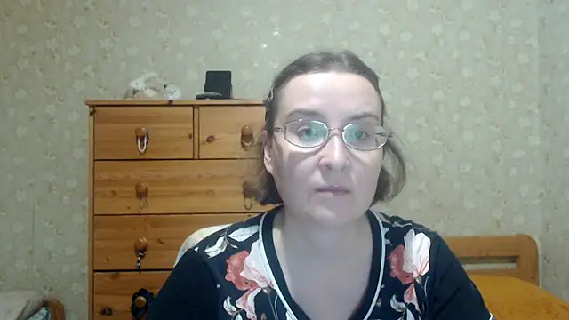 Snapshot of Smart_Rose chatting on April 2, 6:16 pm Smart Rose online show from April 2, 6:16 pm