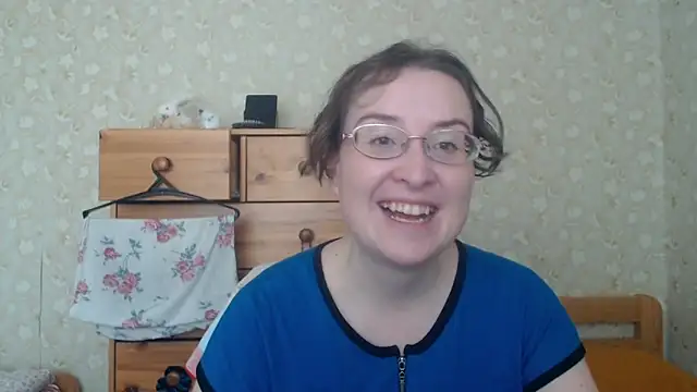 Snapshot of Smart_Rose chatting on April 10, 12:32 pm Smart Rose online show from April 10, 12:32 pm