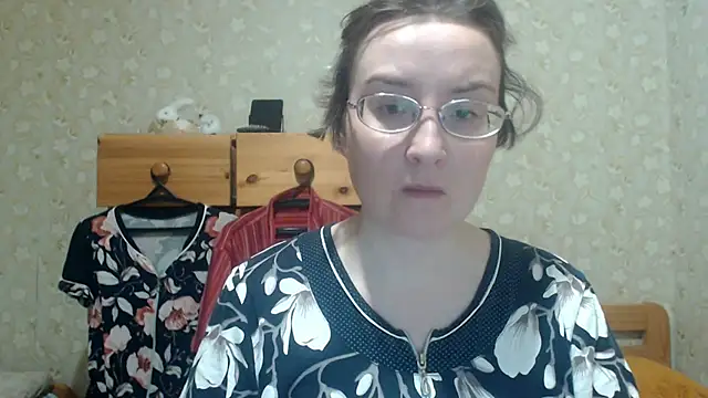 Snapshot of Smart_Rose chatting on April 13, 7:30 pm Smart Rose online show from April 13, 7:30 pm
