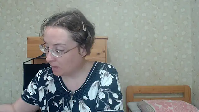 Snapshot of Smart_Rose chatting on May 16, 1:43 pm Smart Rose online show from May 16, 1:43 pm