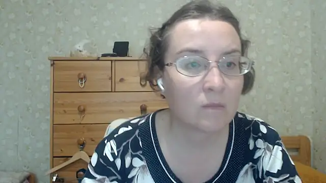 Snapshot of Smart_Rose chatting on June 4, 4:13 pm Smart Rose online show from June 4, 4:13 pm