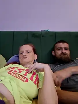 Snapshot of bam420bam chatting on April 13, 6:52 am bam420bam online show from April 13, 6:52 am