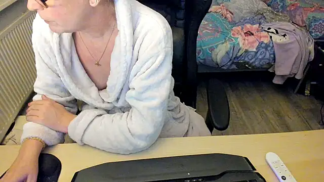 minoesje37 online show from December 30, 8:25 pm