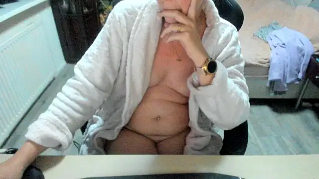 minoesje37 online show from October 15, 7:36 pm