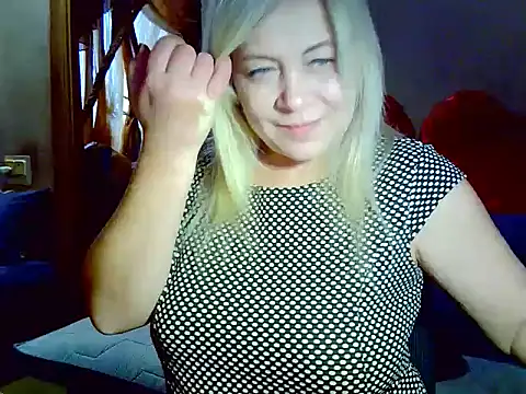 Snapshot of AgoniA7 chatting on February 26, 8:24 am AgoniA7 online show from February 26, 8:24 am
