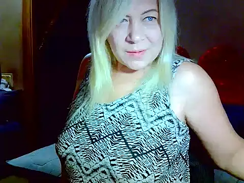 Snapshot of AgoniA7 chatting on March 1, 3:30 am AgoniA7 online show from March 1, 3:30 am