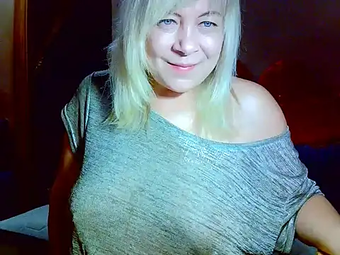Snapshot of AgoniA7 chatting on March 28, 2:55 am AgoniA7 online show from March 28, 2:55 am
