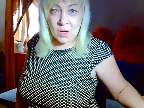 Snapshot of AgoniA7 chatting on April 2, 1:42 pm AgoniA7 online show from April 2, 1:42 pm