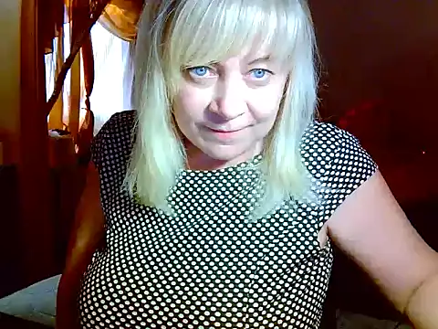 Snapshot of AgoniA7 chatting on April 4, 3:20 pm AgoniA7 online show from April 4, 3:20 pm