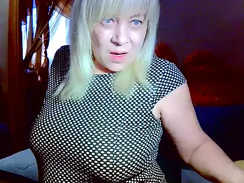 Snapshot of AgoniA7 chatting on April 21, 3:28 pm AgoniA7 online show from April 21, 3:28 pm