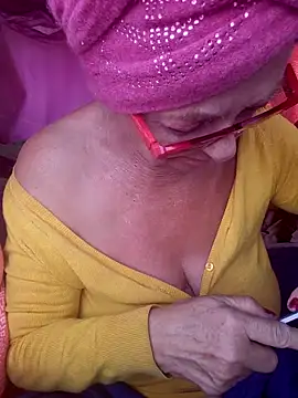 MucMilf59 online show from February 18, 11:11 am