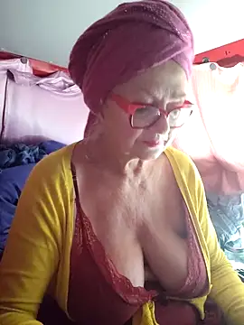 MucMilf59 online show from February 27, 7:04 pm